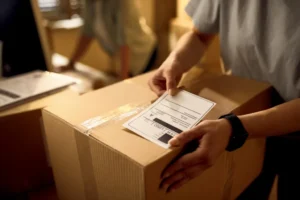 Consumidores caem em golpe da taxa alfandegária após compras na Black Friday 2025