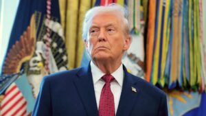 Trump propõe limite de 10% nos juros do cartão de crédito nos EUA e divide opiniões